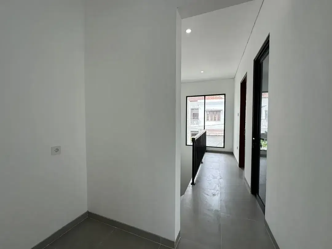 SARIDANA RESIDENCE 7 Unit Rumah Modern Tropis Jl Saridana Denpasar Utara - Image 8 of 10