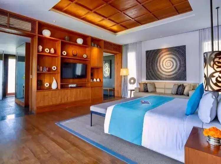 Villa Luxury Batubelig Seminyak Bali - Image 4 of 10