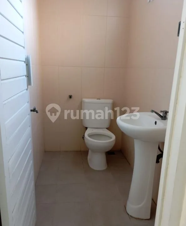 Ruko 3 Unit Gandeng di Pinggir Jalan Bypass Nusadua Dekat Dengan Area Komersial - Image 4 of 4