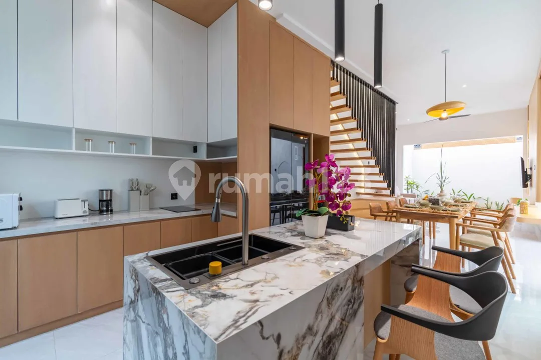 Brand New Modern 3 Bedroom Villa Prime Location In Jimbaran - Image 4 of 4