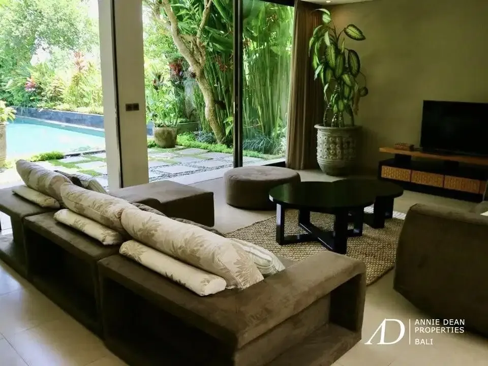 FREEHOLD MODERN DESIGN VILLA IN TUMBAK BAYUH CANGGU - Image 10 of 10