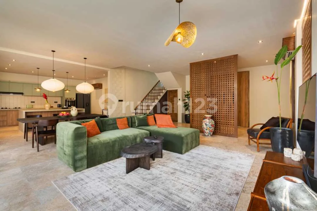 Great Deal - Modern Villa Bumbak Umalas 244M2 - Image 1 of 4