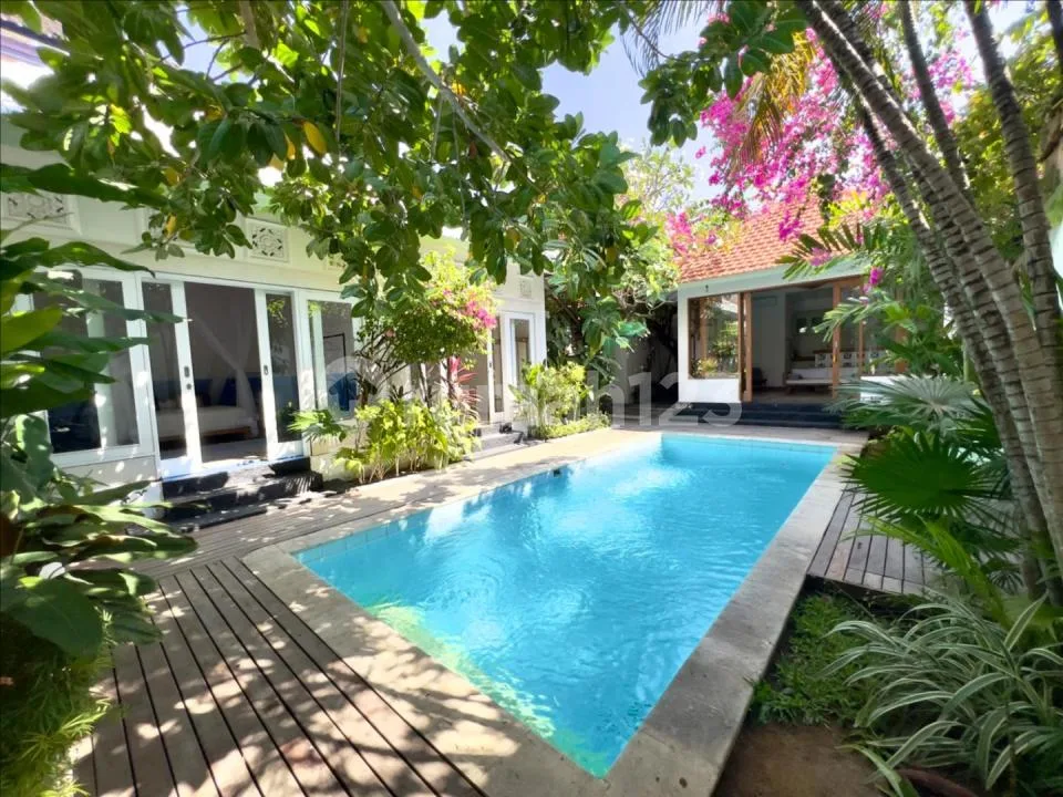 3 Bedrooms Strategic Location At Kerobokan - Image 2 of 4