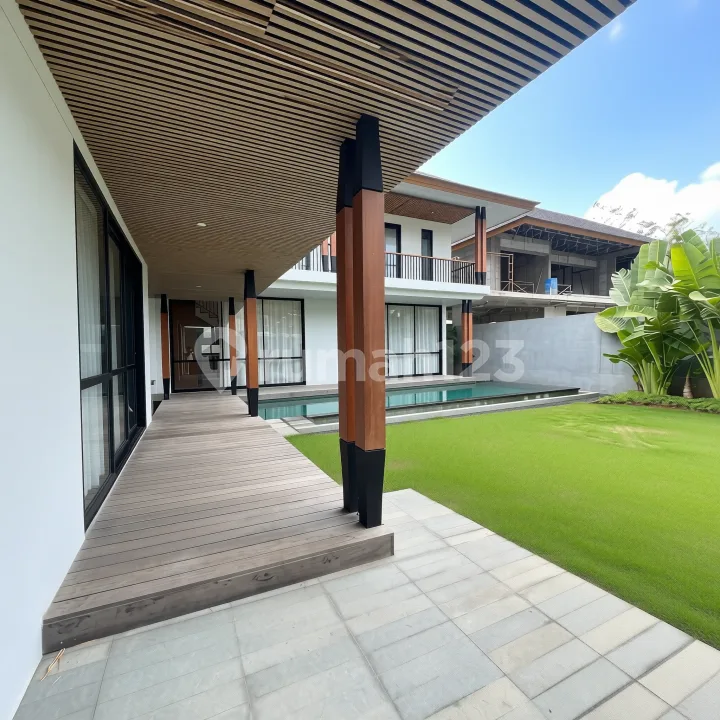 Luxury Villa Jimbaran One Gate System Bonus Isinya - Image 2 of 4