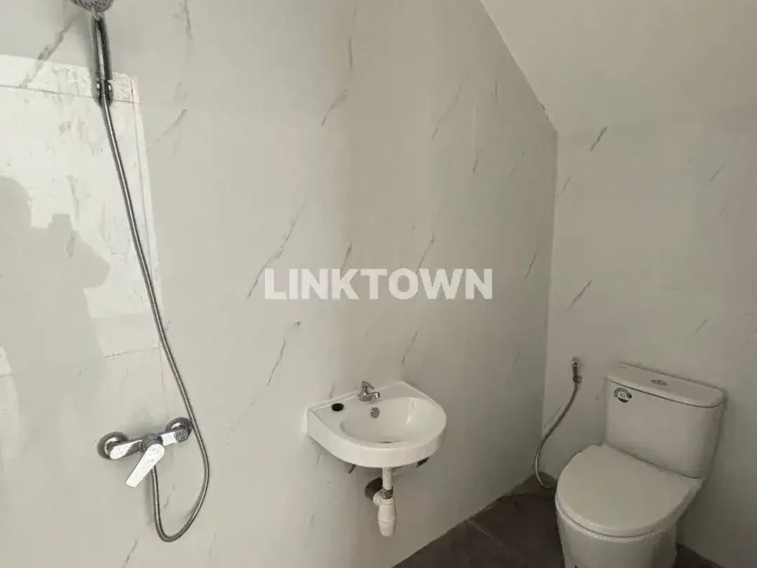 Dijual rumah modern tropis siap huni lokasi sangat strategis terletak di Jalan Saridana, Denpasar - Image 7 of 9