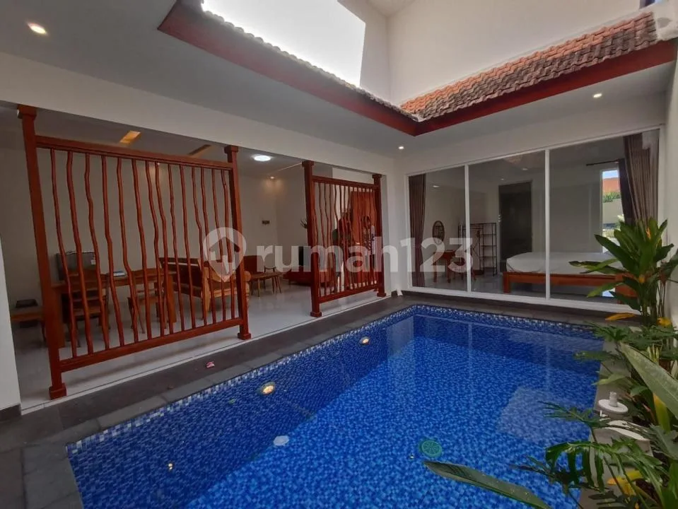 Villa Modern Luxury 2 Bathroom Ensuite Bathroom, Canggu - Image 2 of 4