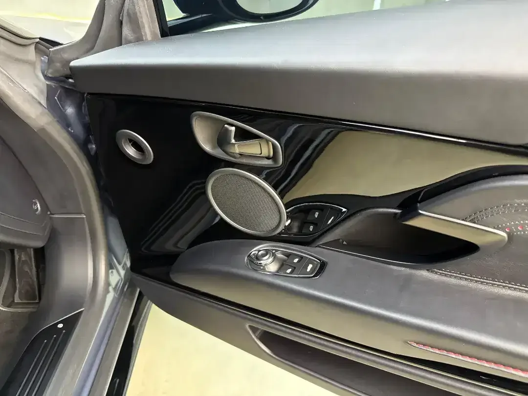 Aston Martin DB11 V8 Concours Blue 2022 - Image 7 of 10