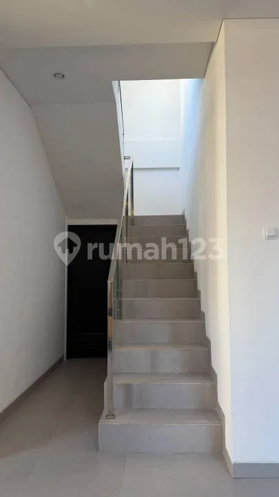 Rumah 2 Lantai Private Pool di Jimbaran Bali - Free Pajak, Notaris & Balik Nama | DP 10% | One Gate System | Harga 1,695 Miliar - Image 3 of 4