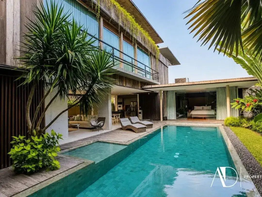 FREEHOLD | CONTEMPORARY TROPICAL 3-BEDROOM VILLA IN BERAWA, CANGGU - Image 4 of 10