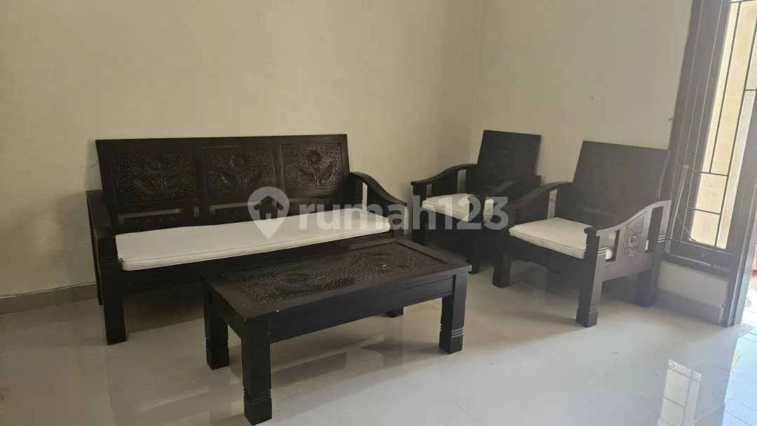 Rumah Cantik dan Nyaman Kesiman Denpasar - Image 1 of 4