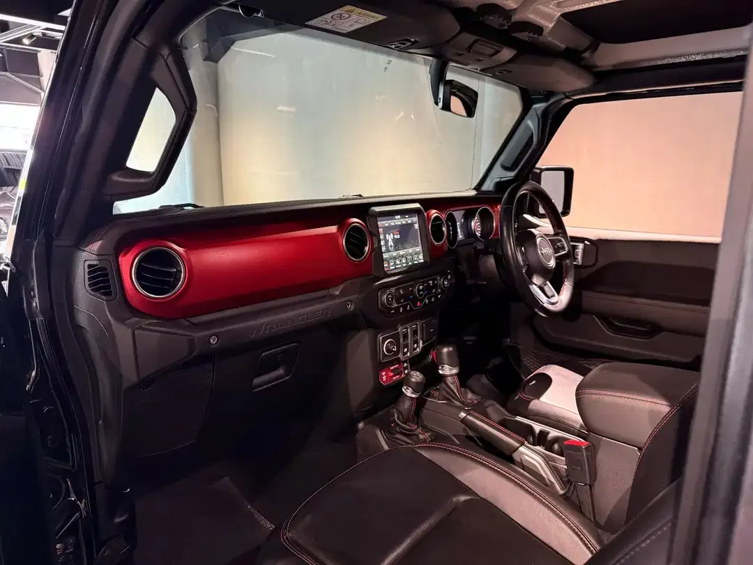 Jeep Wrangler Rubicon JL 2 Door 2.0L 2021 - Image 7 of 10