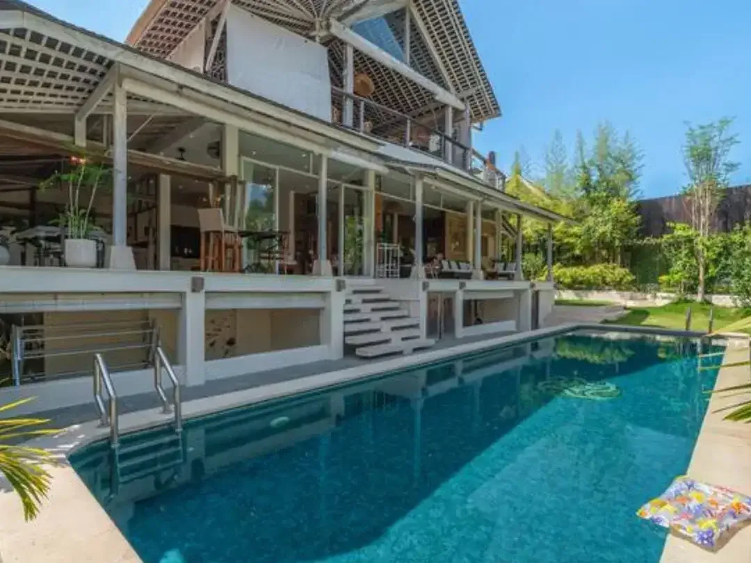 Leasehold - Spacious 6-Bedroom Villa in Batu Bolong, Canggu - Image 6 of 10