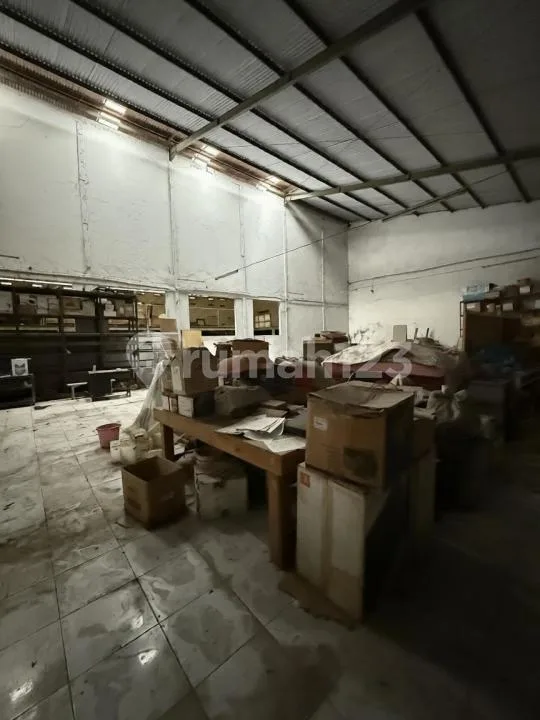 Ruko Dijual Ex Toko Bangunan di Jalan Raya Kerobokan - Image 2 of 4