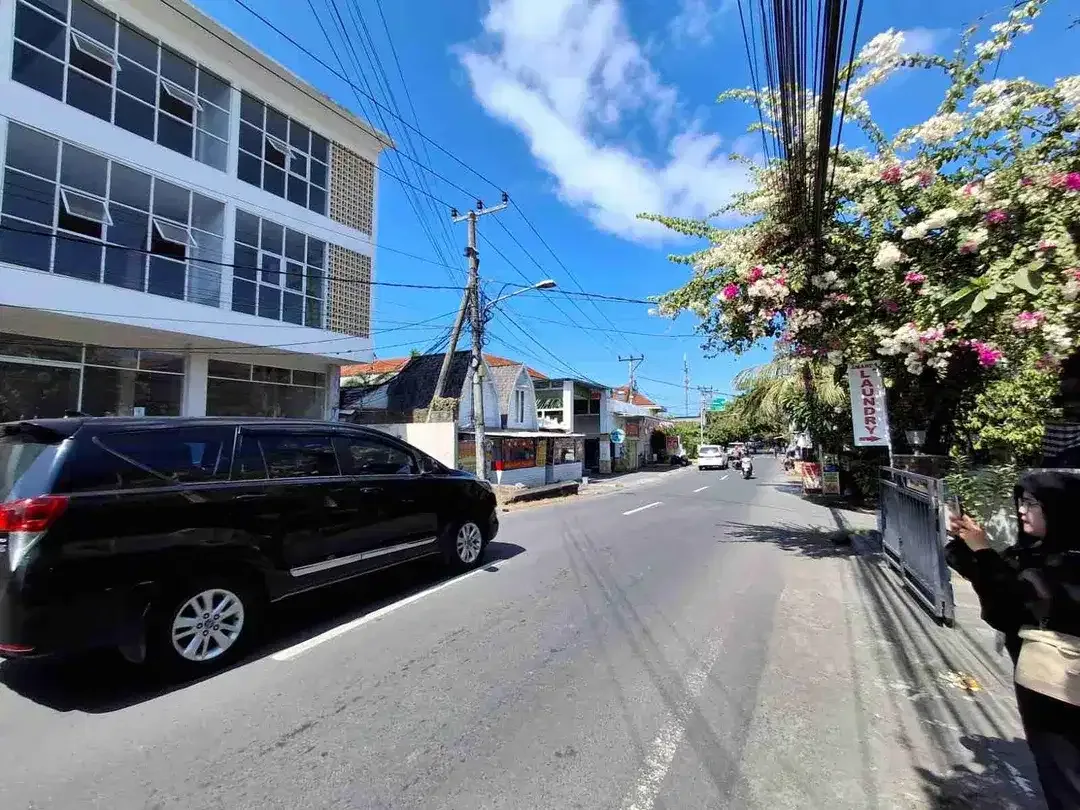 1 UNIT RUKO 3 LANTAI TERLETAK DI JL. TUKAD BALIAN, SIDAKARYA - DENPASAR SELATAN

SPESIFIKASI :
 
LT 360m²

LB 195m²

3 Lantai

Jalan 6 Meter

3 SHM - Image 3 of 10