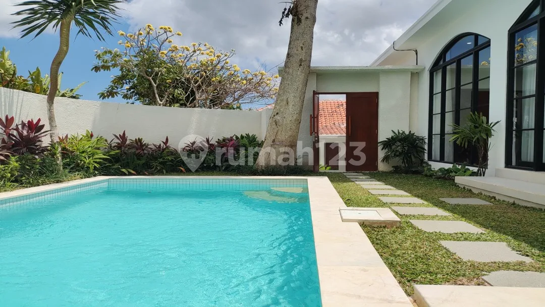 Brand New  Rumah Semi Villa Sublease Sewa Tahunan  Kontrakan Furnished Baru SHM - Sertifikat Hak Milik di Canggu - Image 2 of 4