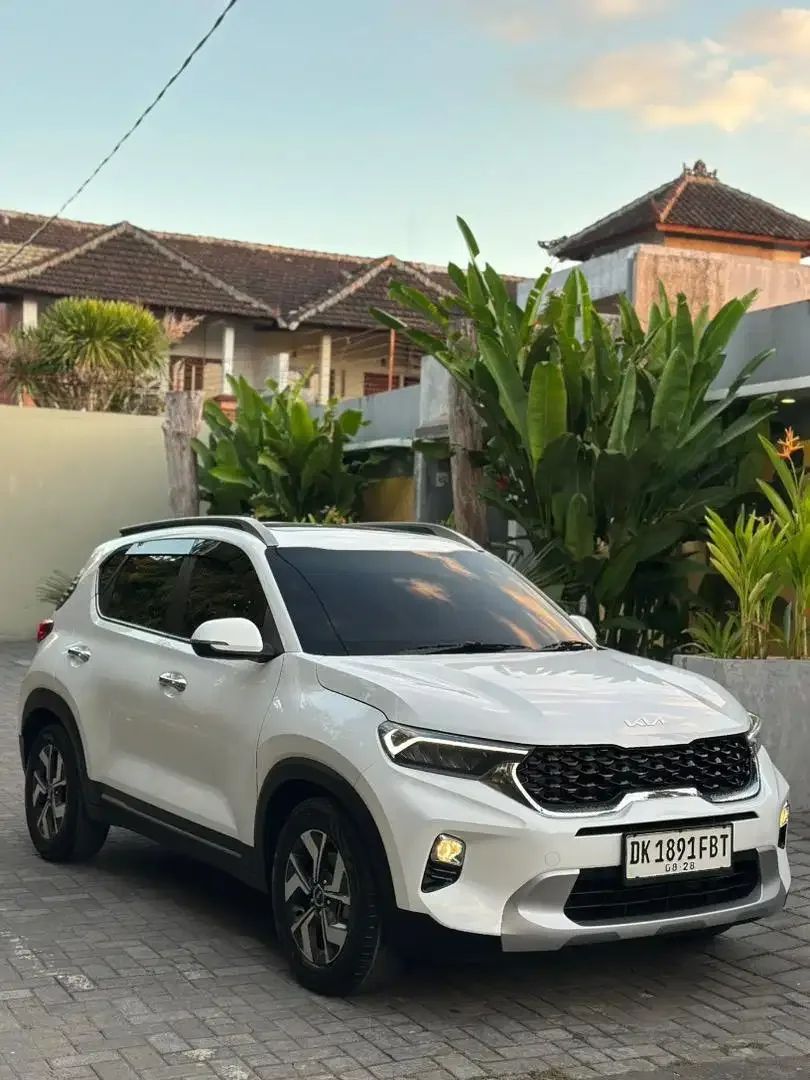 Kia Sonet 1.5 Premiere 2023 Asli Bali Matic Low KM 15.000 - Image 2 of 10