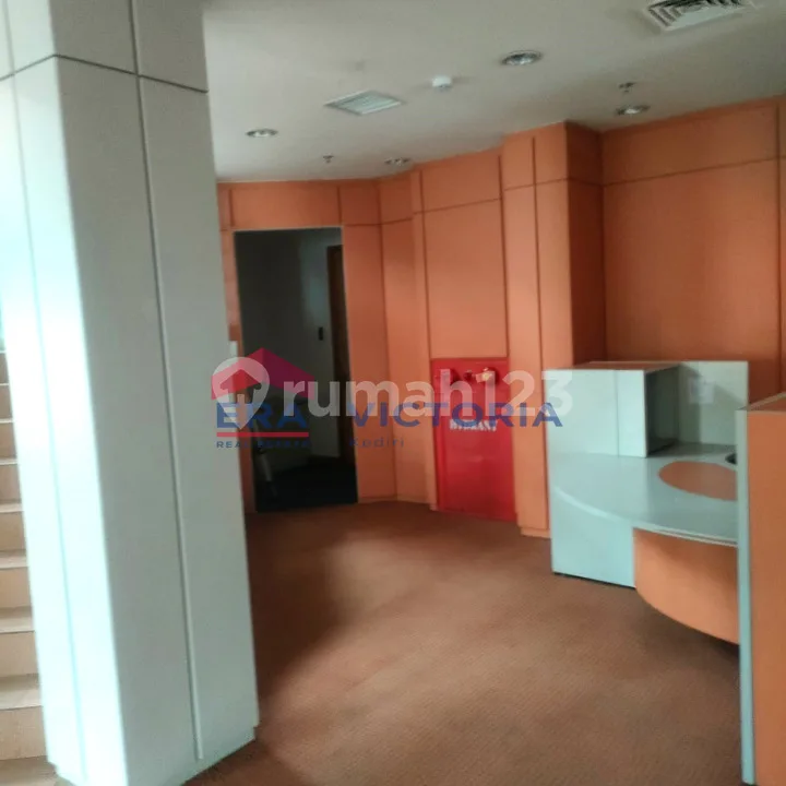 Ruko DIJUAL Furnished EX Bank di Pusat Bisnis dan perdagangan Denpasar Barat, lahan parkir luas, lalu lintas ramai, cocok untuk berbagai usaha, 5 menit dari 21 Level Mall dan Matahari duta Plaza - Image 4 of 4
