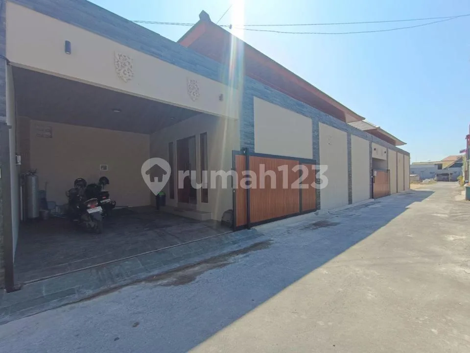 Vila Furnished Area Tenang Dekat Pantai Mertasari Sanur Bali - Image 1 of 4