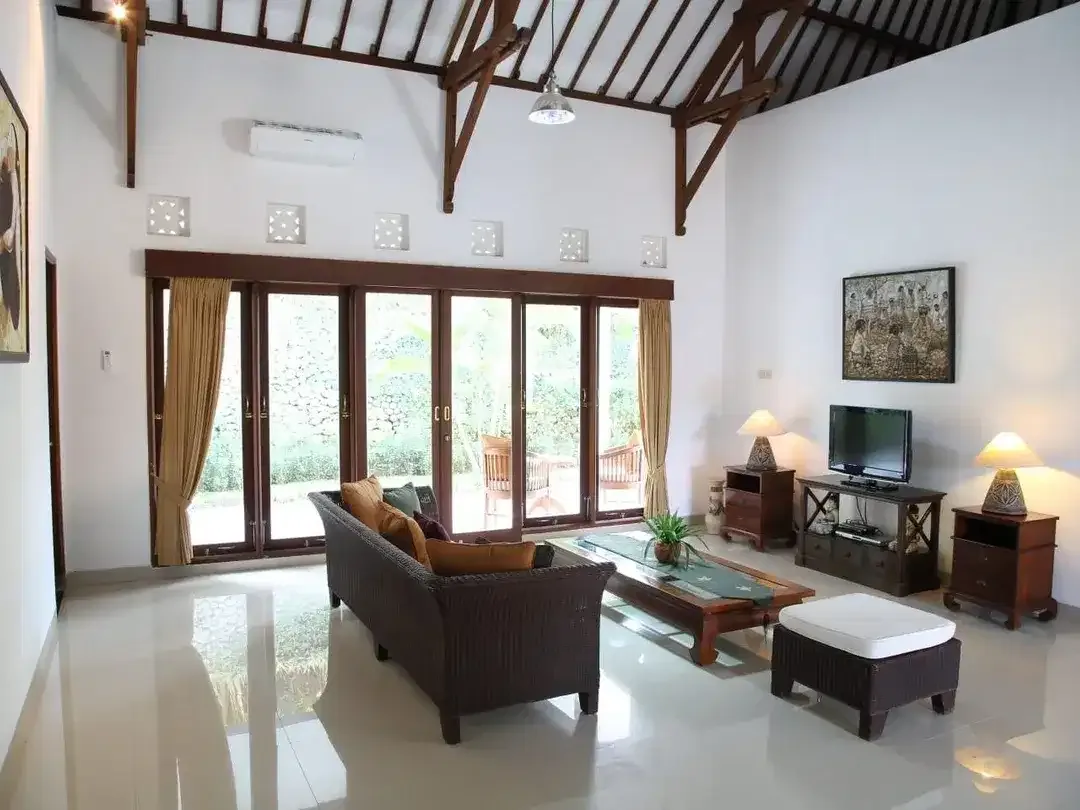 2 Units Three Bedrooms Villa For Sale in Strategic Location of Berawa - Image 2 of 10