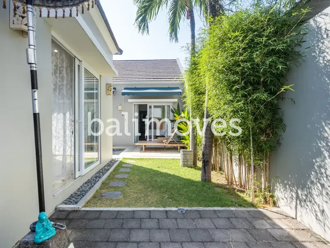 Vila Dua Kamar Tidur di Kompleks Dekat Pantai Sanur - Image 2 of 10