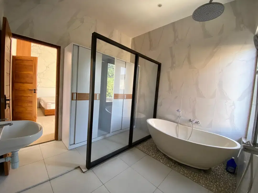 VILLA 4BR NEW MINIMALIS MODERN FURNIHSHED LOKASI JIMBARAN - Image 9 of 10