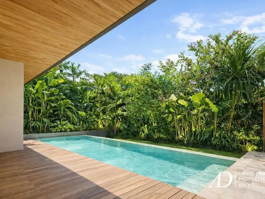 FREEHOLD | LUXURY DESIGNER VILLA IN PRIME BERAWA - CANGGU - Image 3 of 10