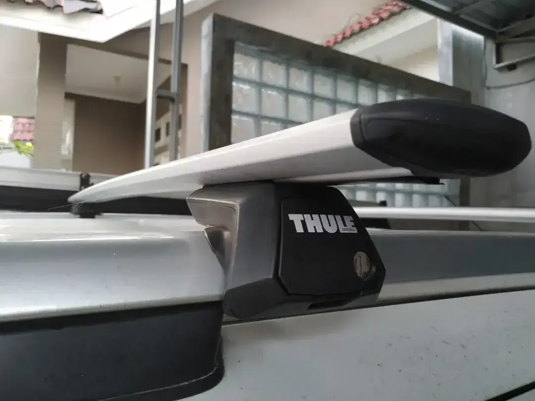 Thule Roof Rack Crossbar Wingbar Evo Silver 135cm Footpack Raised Rail - Image 1 of 6