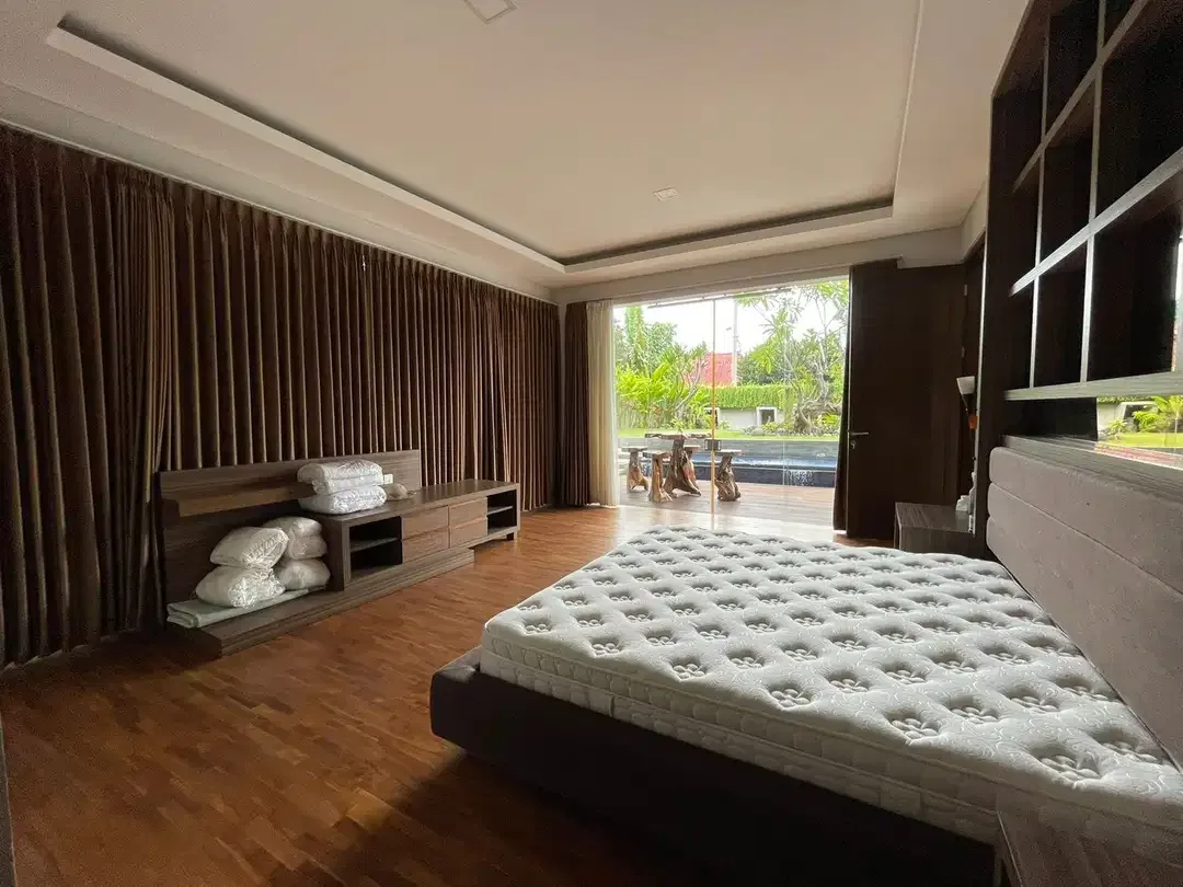 DIJUAL VILLA MODERN DEKAT PANTAI SEMINYAK - Image 9 of 10