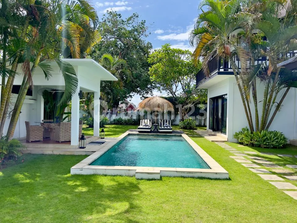 Price Drop Villa Luxury Tropical Canggu Dekat Batu Bolong Beach - Image 4 of 4