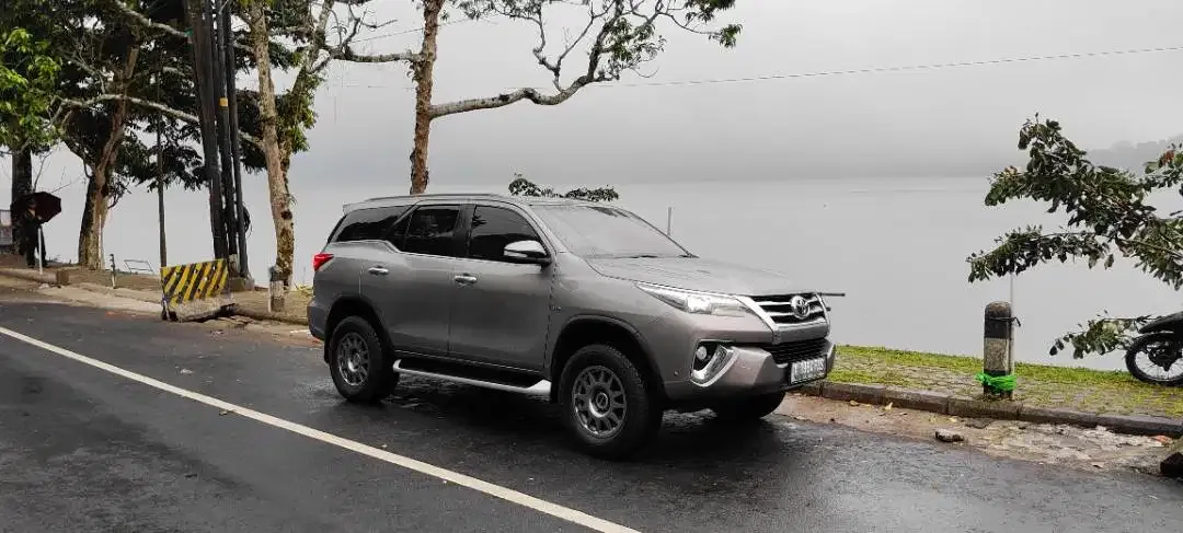 Toyota Fortuner SRZ (2,7 VVTI bensin) 2016, asli Bali, pajak panjang - Image 1 of 1