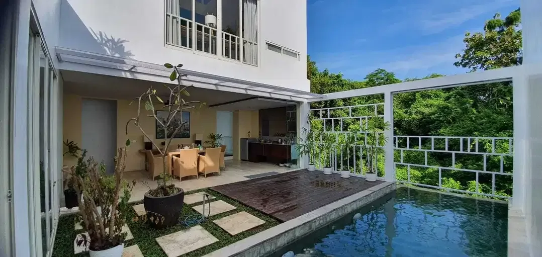 Villa Modern Style One Gate System Strategis Dekat Tol Nusa Dua - Image 1 of 10