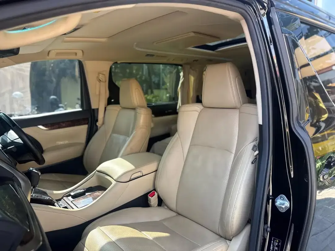 TOYOTA ALPHARD 2.5 G A/T 2022 - Image 8 of 10