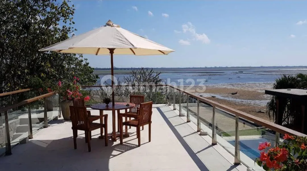 Dijual Villa Mewah Pinggir Pantai Siap Huni Berlokasi di Nusa Dua, Kuta Selatan, Bali - Image 2 of 4