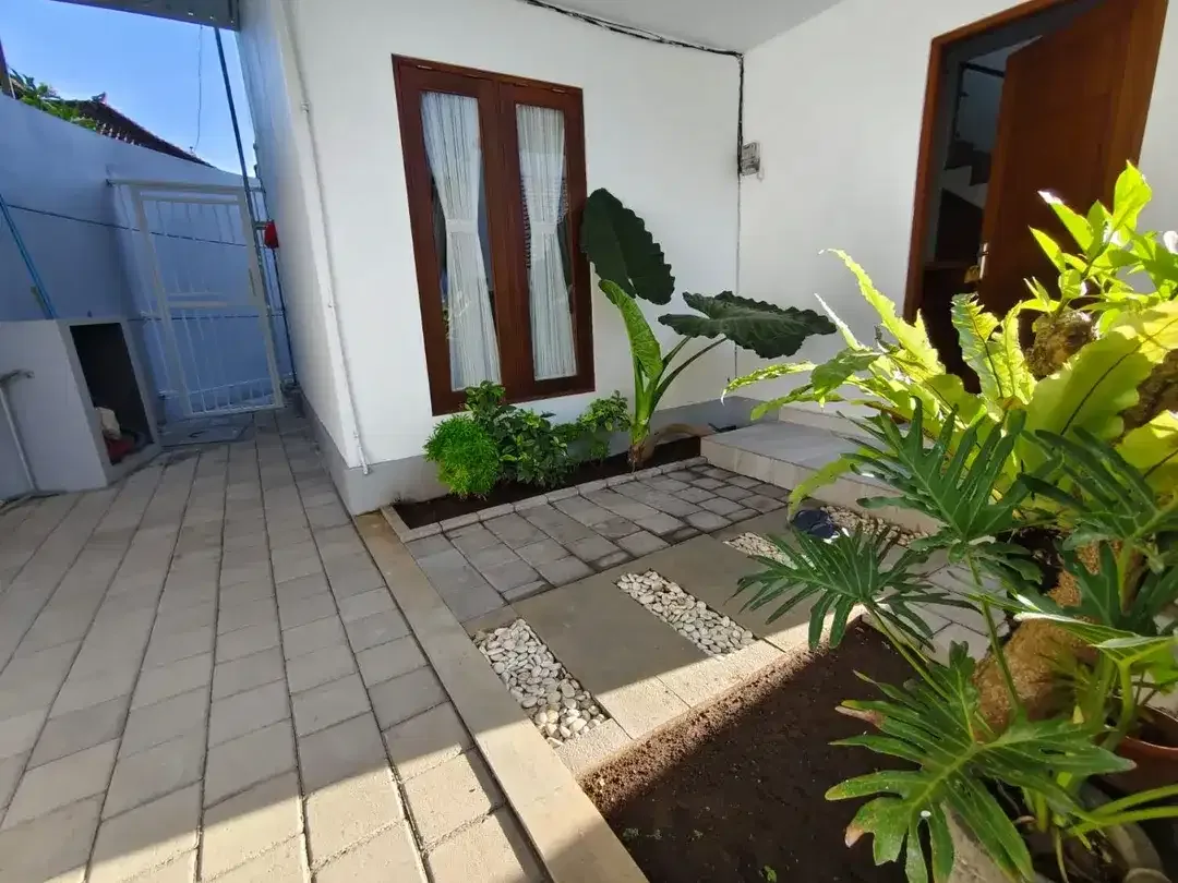 villa 2 lantai di nusa dua,furnish, lokasi strategis,dkt gerbang tol nusa dua - Image 5 of 10