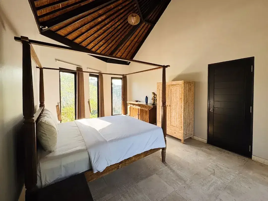 6-Bedroom Villa in Pererenan, Bali - Image 5 of 10