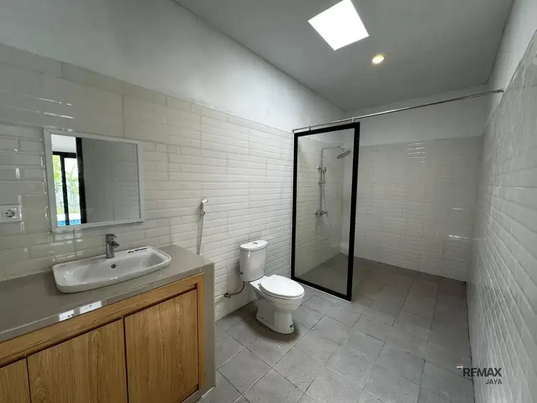 Villa Baru Full Furnished Disewakan, di Padonan, Canggu Area - Image 6 of 6