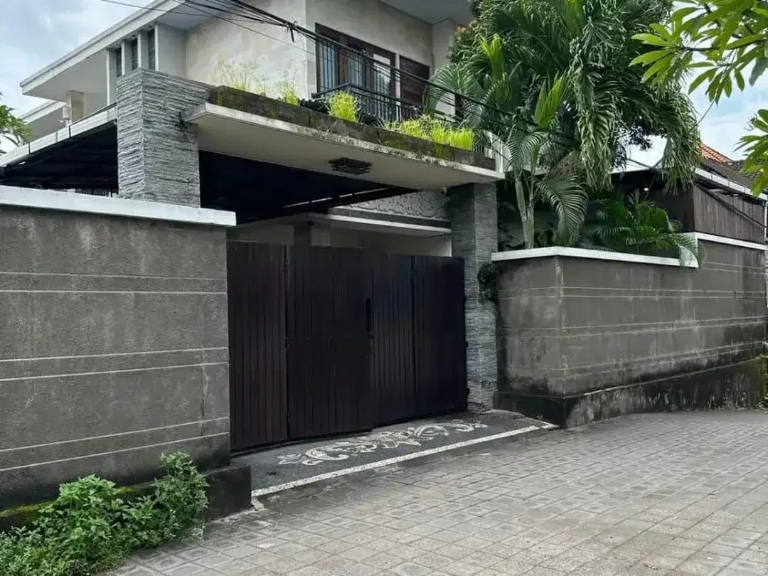 DIJUAL RUMAH MEWAH  GIANYAR - Image 2 of 7