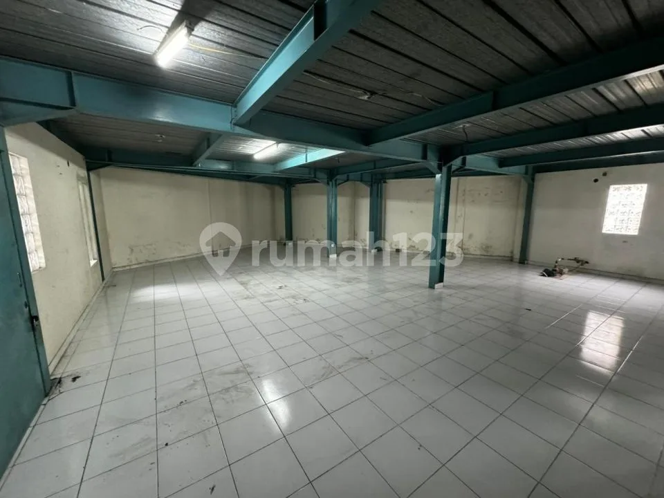 Tanah Bonus bangunan Gudang Raya Mertasari Kerobokan Bali - Image 3 of 4