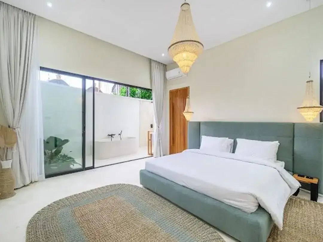 For Sale Villa 4 Bedroom - Central Seminyak - Image 5 of 10