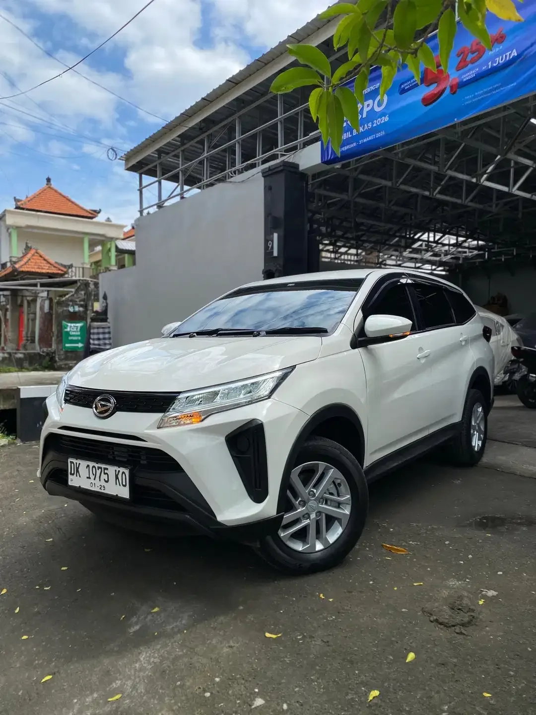 Daihatsu Terios X Manual 1.5 MT 2023 - Image 3 of 10