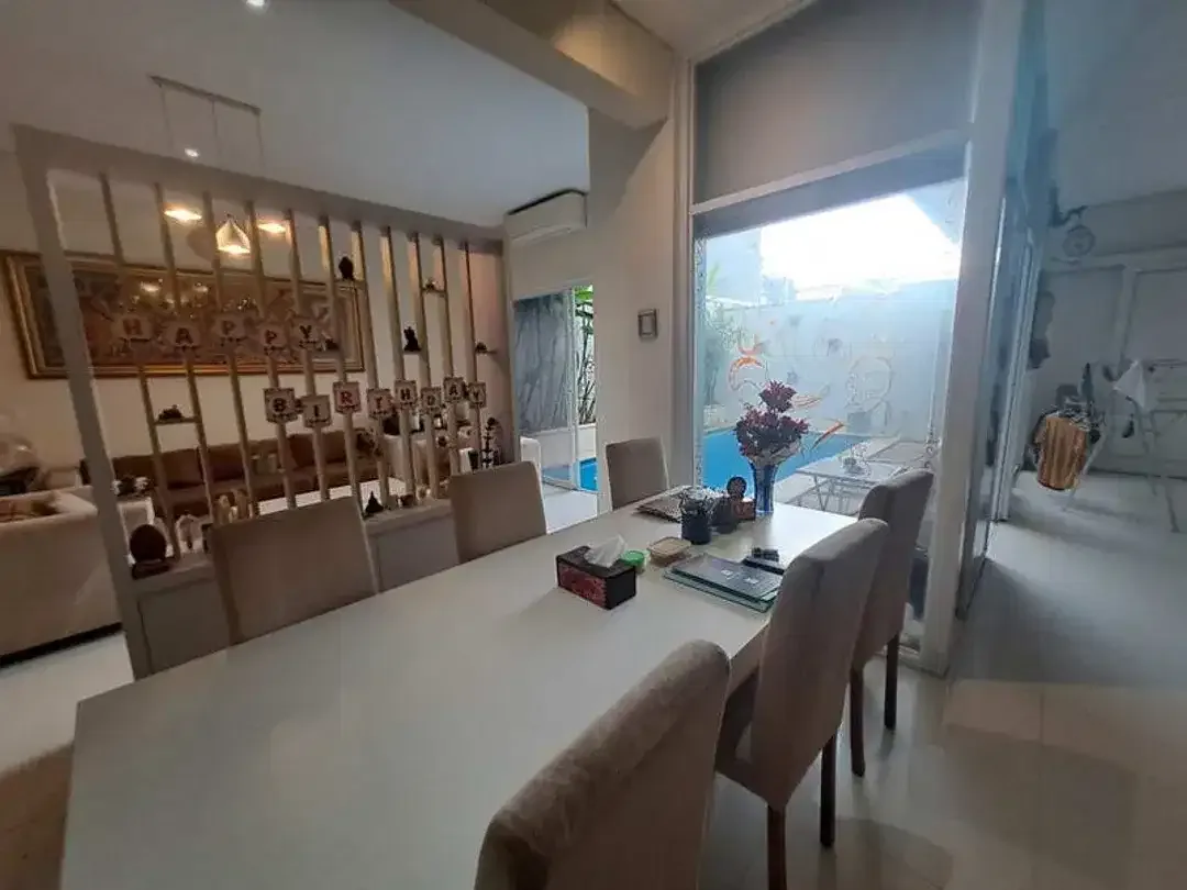 Contemporary Comfort and Prime Location - Image 7 of 10