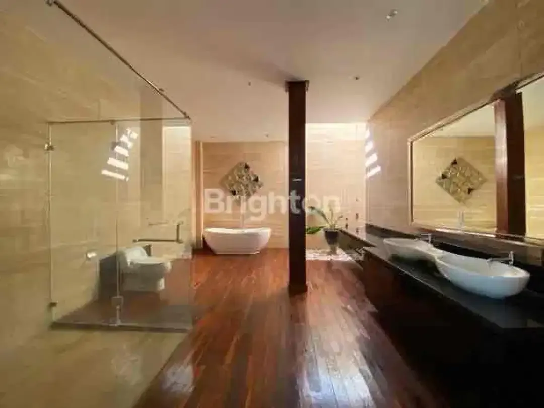 4 BR OPEN SPACE TROPICAL VILLA IN SANUR PRIME AREA - Image 2 of 8