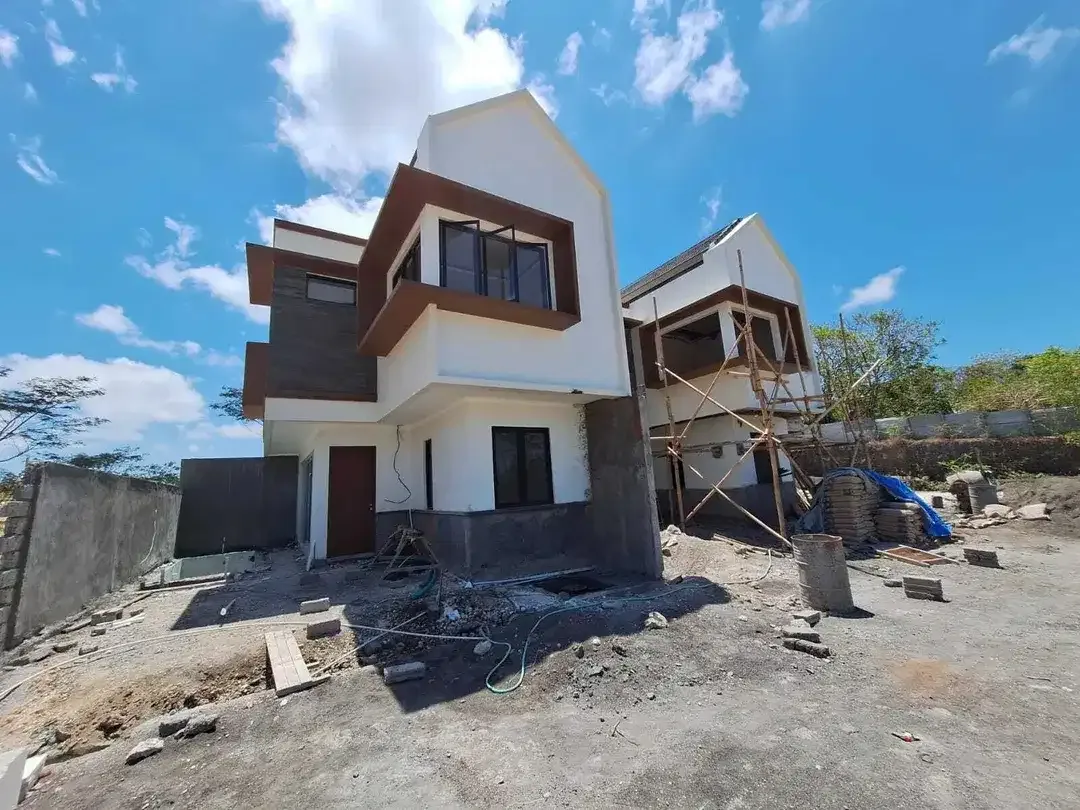 JUAL EXLUSIVE VILLA ONEGATE GATE DI KAWASAN VILLA ELITE SEPERTI THE MIRACLE , MADAWA BALI - Image 1 of 7