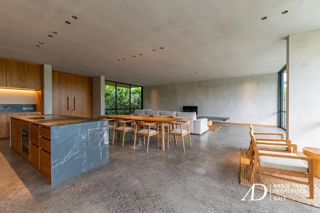 LEASEHOLD | MODERN VILLA WITH RICE FIELD VIEWS IN TUMBAK BAYUH - Image 9 of 10