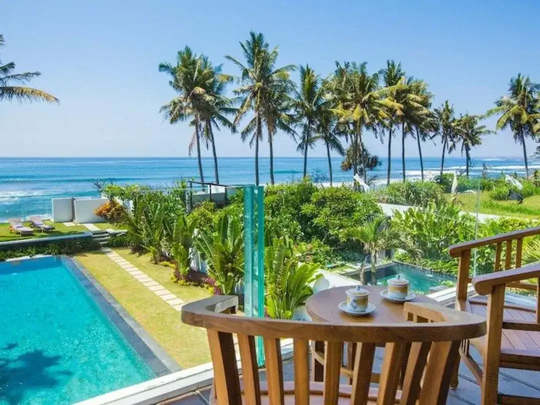 Villa Mewah Tepi Pantai di Pantai Keramas, Gianyar - Image 2 of 10