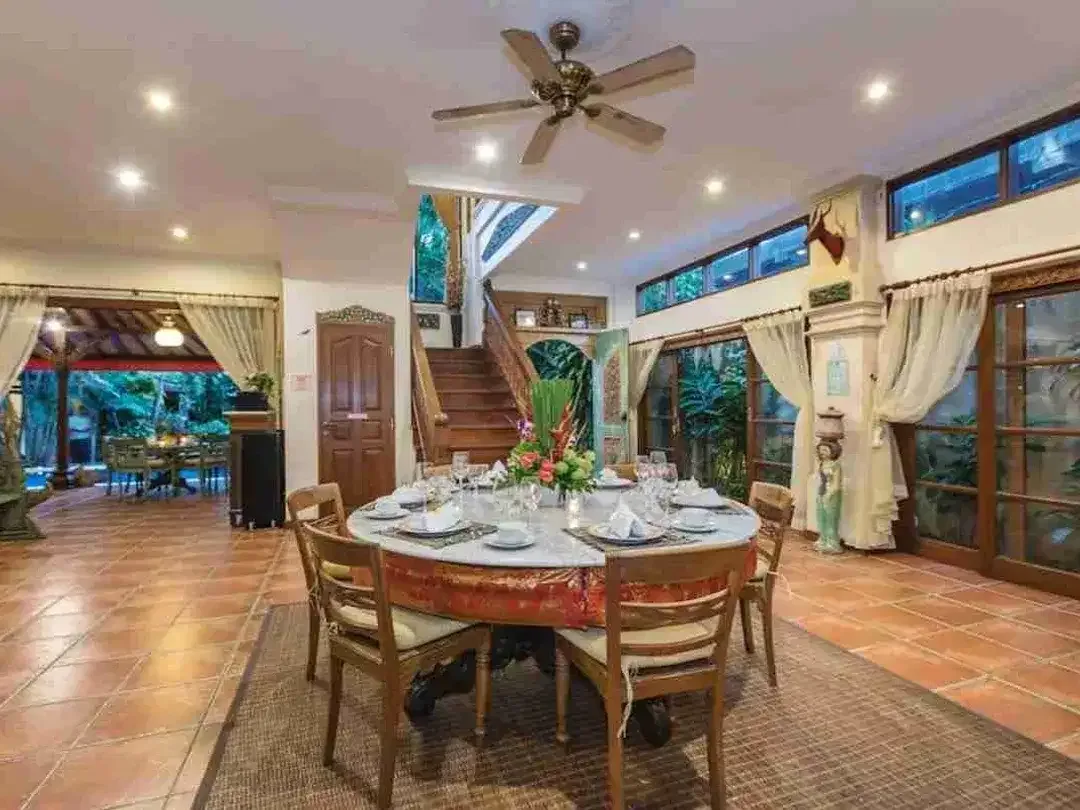 Classic Luxury Villa Walking Distance Bintang Supermarket Seminyak - Image 7 of 9