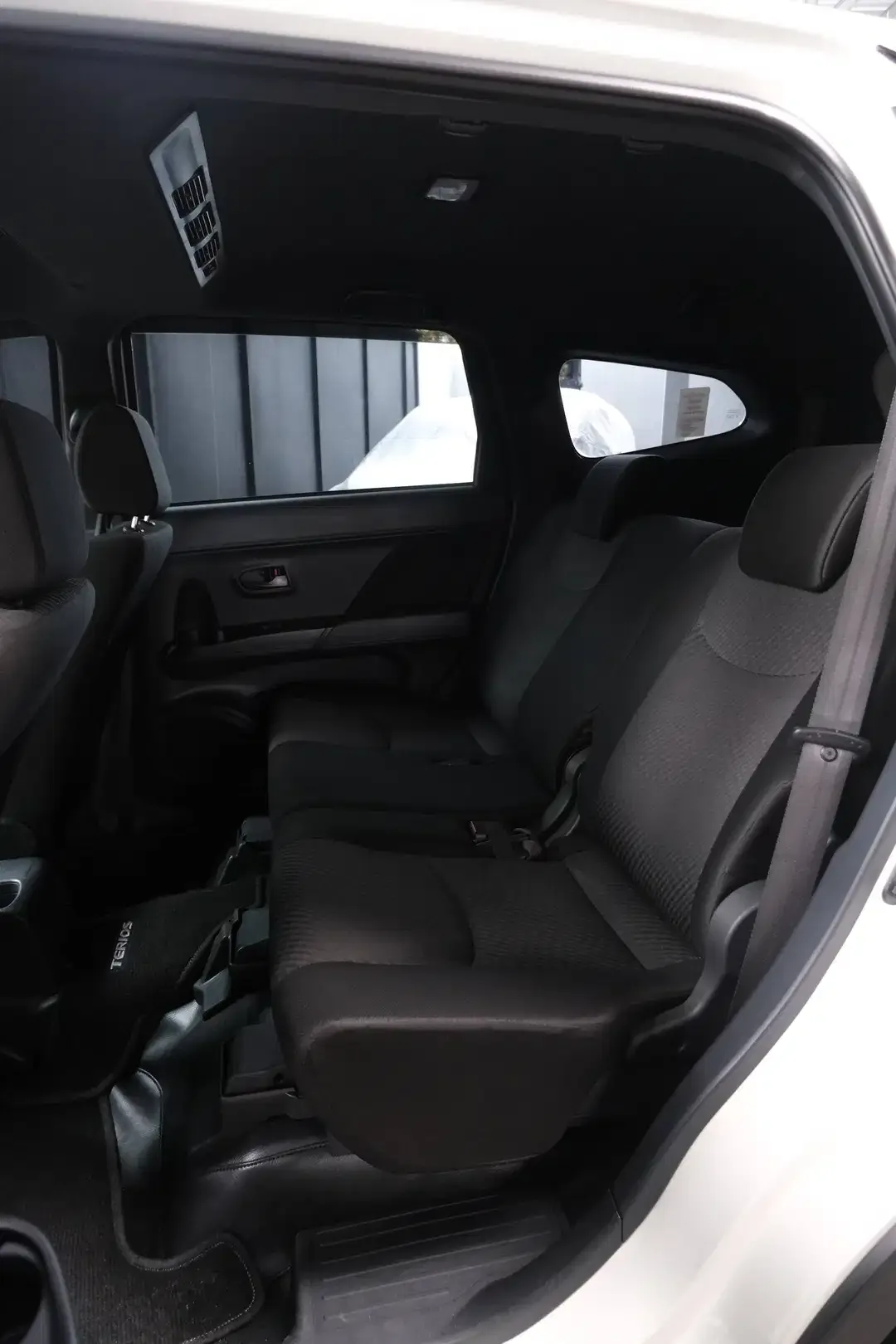 DAIHATSU TERIOS X MANUAL 1.5 MT 2023 - Image 7 of 10
