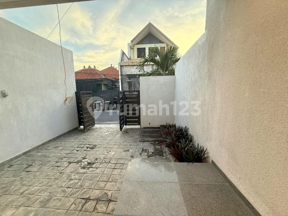Rumah Baru 3 Kamar Tidur Siap Huni Kualitas Premium di Renon Denpasar - Image 3 of 4
