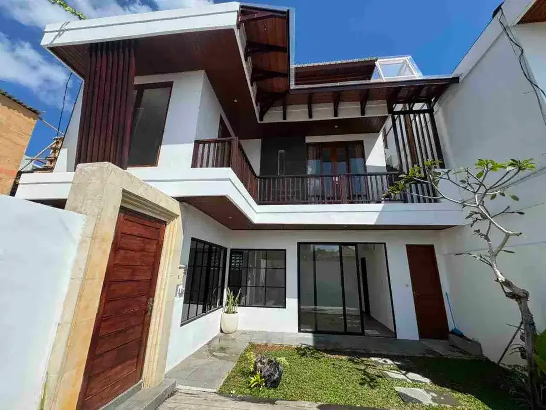 Dijual Vila Mewah & Menawan 3 Lantai dengan Kolam Renang, dan Pemandangan Indah di Cemagi Bali - Image 2 of 10