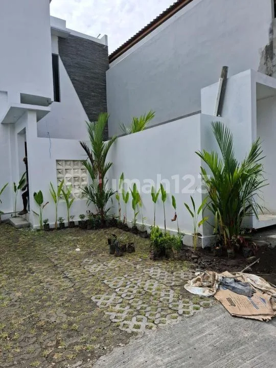 Villa 3Lt Full Furnished Dgn Pool Strategis Kawasan Elit, Dalung - Image 3 of 4